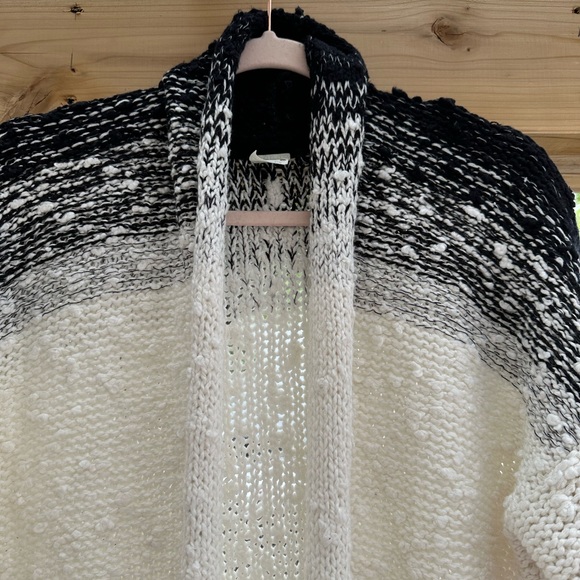 Anthropologie NWOT Akemi + Kin Black White Ombré Chunky Knit Cardigan - Picture 6 of 16